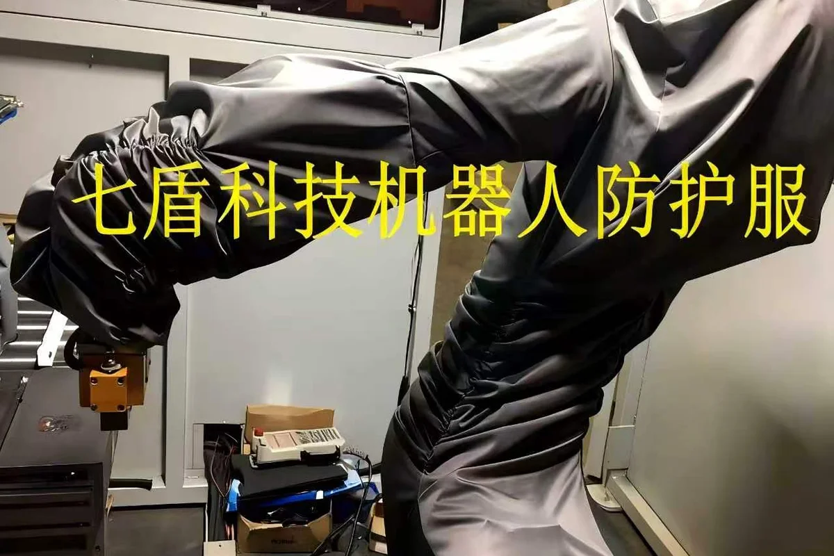 食品行业机器人防护服现场应用