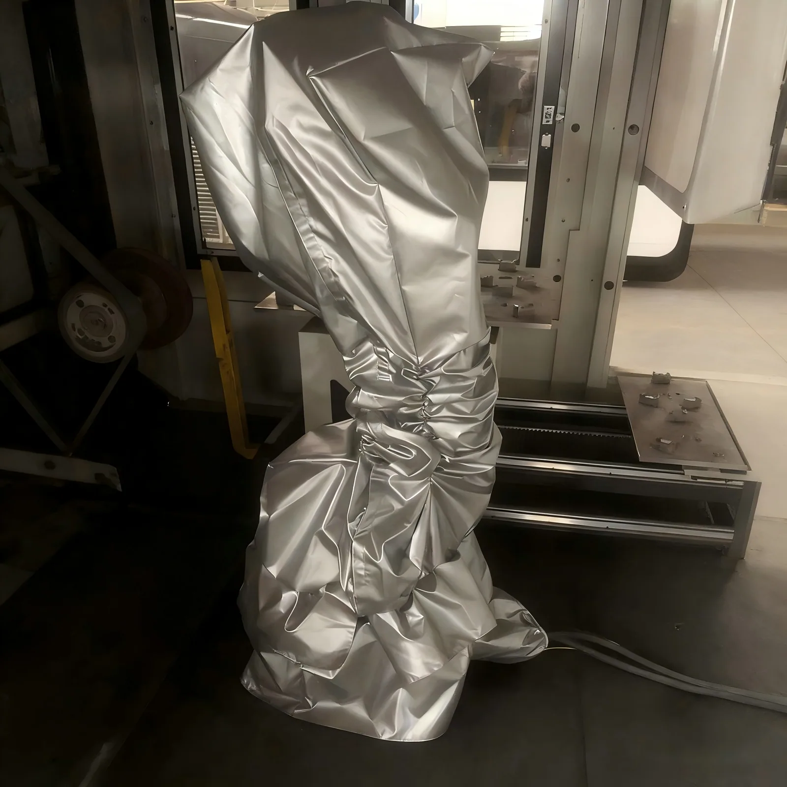涉水工况机器人防护服现场应用